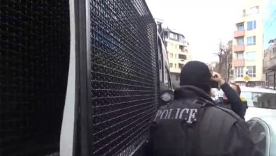 Задържаха шефката на "Басейнова дирекция" - Пловдив, извършват се претърсвания