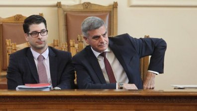 Премиерът Янев: Трупани са дефицити чрез измами, бюджетът е изхарчен за два месеца