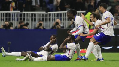 Килиан Мбапе остана резерва за Франция при победата над Белгия с 2:0