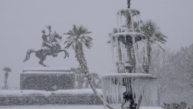 Зимата скова САЩ: Сериозни снеговалежи обхванаха страната
