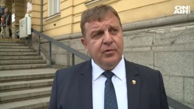 Каракачанов напуска коалицията, ако не бъде приета стратегията за ромите