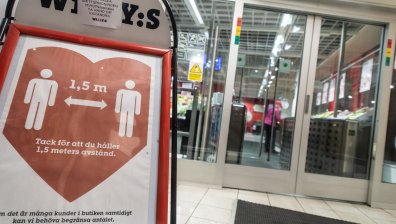 Швеция с нови мерки срещу Ковид-19, Франция отпуска локдауна