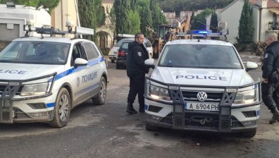 Силни валежи удрят Черноморието, Елените остават под блокада