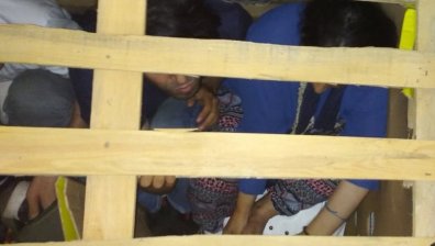 Заловиха шестима мигранти, укрити в камион с дини, на "Кулата"