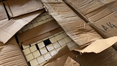 Хванаха 65 000 контрабандни парфюма в 3 микробуса с турска регистрация