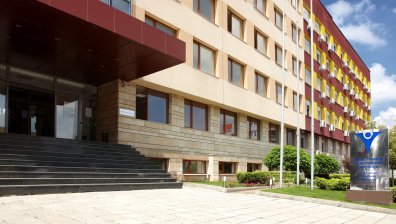 От днес ВУЗФ вече е Университет по застраховане и финанси