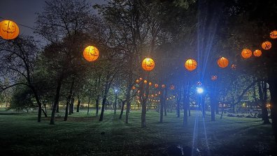 Хелоуин срещу будителите: Кметове в София с поздрави във Facebook (+ВИДЕО)