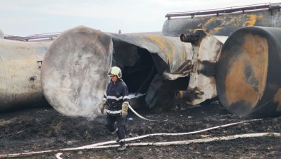 Започна изтеглянето на цистерните след дерайлирането край Пясъчево