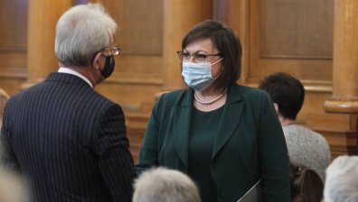Нинова: Лъжа е, че България изнася оръжия и изделия с двойна употреба за Украйна