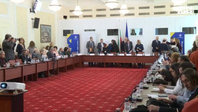 Управляващите искат Комисия по досиетата