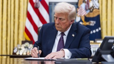 Доналд Тръмп отложи митата за Канада и Мексико, на Китай не му се размина