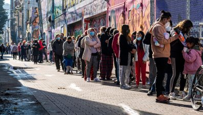 Стряскащ световен рекорд в САЩ: 1,13 млн. заразени с коронавирус за ден
