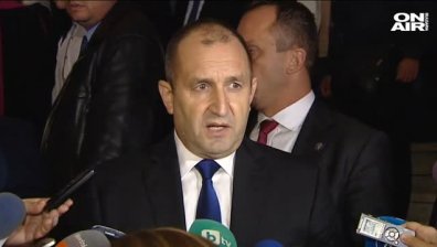 Радев за Каталуния: Полицейските палки задълбочават проблема!
