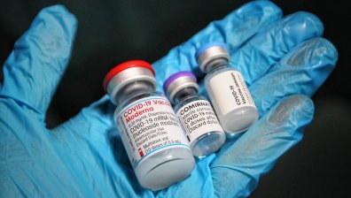 МЗ: Може да се заразите едновременно с грип и Ковид-19, симптомите им са общи
