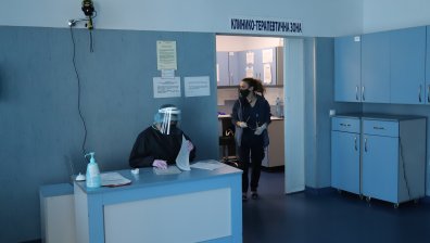 Имунолог алармира: Пандемията се развива, предстои ни сериозен период