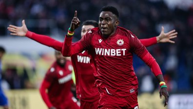 ЦСКА приземи "Левски" в мач с бой, напрежение и червен картон