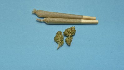 Картели набират скорост в Гърция, вербуват все повече жени, които да пренасят дрога