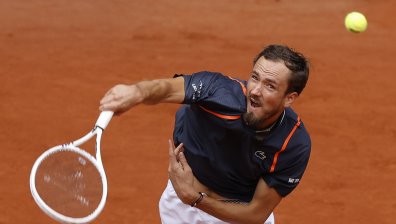 Медведев и Рубльов паднаха от сънародници в Мадрид