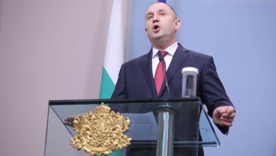 Радев организира експертна дискусия за измеренията на кризата