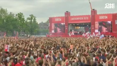 Над 100 хиляди души отпразнуваха титлата на "Аякс"