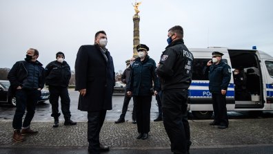 Съвършена схема: Турски измамници ограбиха хиляди пенсионери в Германия