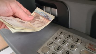 От 1 януари 2026 г. ще плащаме в две валути само в брой