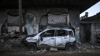 Израел удари ливанската столица Бейрут