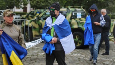 Руснаци в България купиха военна техника, пращат я дарение на Украйна (СНИМКИ)