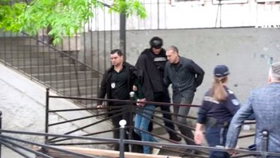 "Чухме изстрели, после викове": 9 трупа в сръбско училище заради двойка по история
