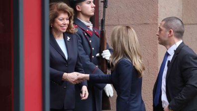 Йотова лично посрещна Назарян на входа на президентството (СНИМКИ)
