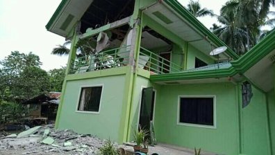 Деца загинаха при мощно земетресение на Филипините (Видео)