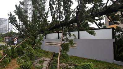 Мощният циклон "Алфред" взе жертва в Австралия