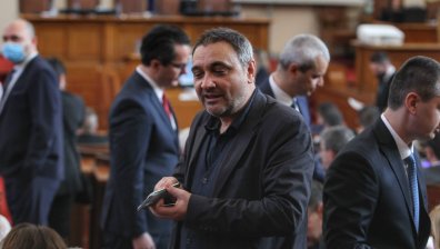 Депутатите с достъп до НС само срещу "зелен сертификат"