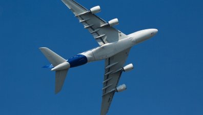 Най-големият пътнически самолет в света направи аварийно кацане в София