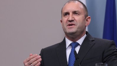 Радев зове от Ню Йорк българите в чужбина да се завърнат