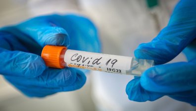 960 нови случая на коронавирус, хоспитализирани са близо 3 пъти повече хора