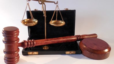Бургас: Осъдиха двама мъже на близо 30 г. затвор за жестоко убийство   