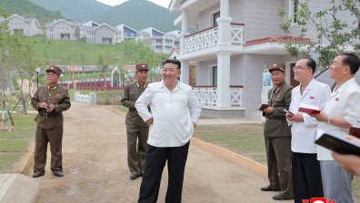 Северна Корея строи нов разрушител с помощта на Русия
