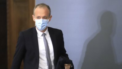 Красимир Вълчев се самоизолира заради контакт със заразен с Ковид-19