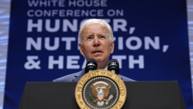 Байдън призова починал конгресмен да се представи на конференция (+ВИДЕО)