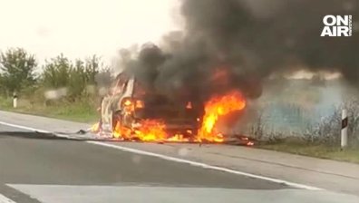 Джип с нелегални мигранти се самозапали и изгоря напълно на АМ "Тракия"