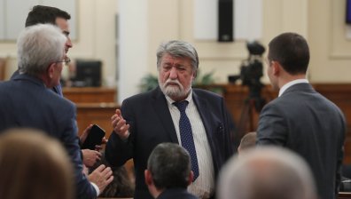 124 депутати върнаха хартиената бюлетина