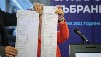 ЦИК няма да преназначава съставите на секционните избирателни комисии зад граница