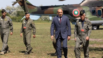 Румен Радев наблюдава съвместните бойни стрелби "Шабла 2024"