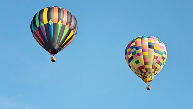 Балон с горещ въздух се разби край Алпите, 9 души са ранени