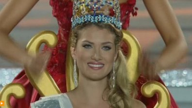 Мис Испания сложи короната на Мис Свят 2015