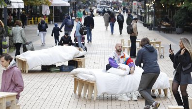 Живот на улицата или как бул. "Витоша" в София се превърна в сцена за артисти