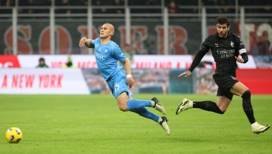 "Милан" сломи шампиона "Наполи" и затвърди добрата си форма