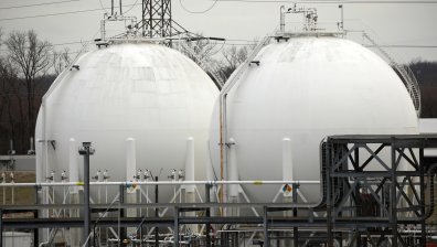 От 2 000 на 1,5 млн. лв. скача глобата при отказ на фирми да складират нефт или горива