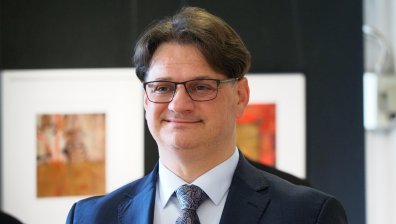 Школата на Мариан Бачев пребивава незаконно в читалището в "Изгрев"